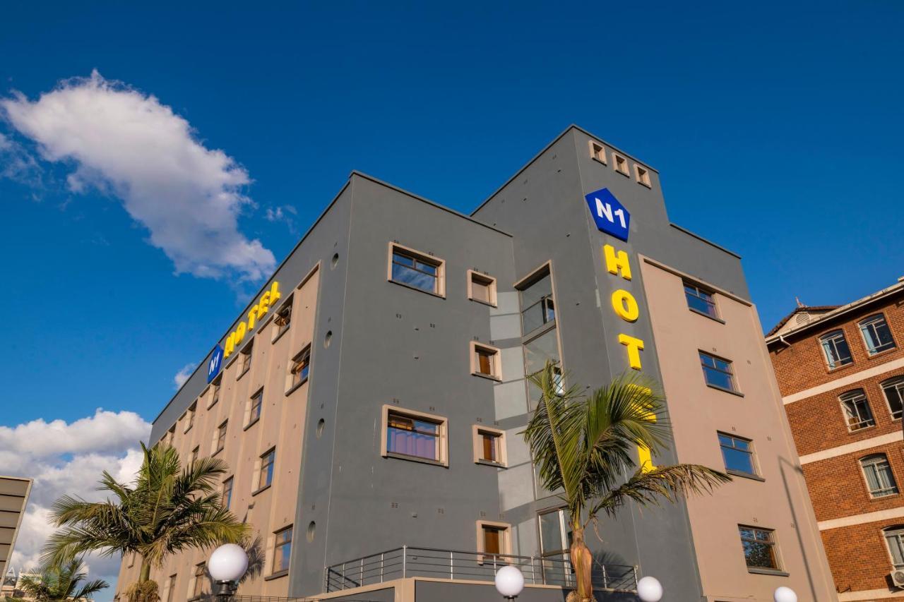 N1 Hotel Rotten Row ฮาราเร ภายนอก รูปภาพ